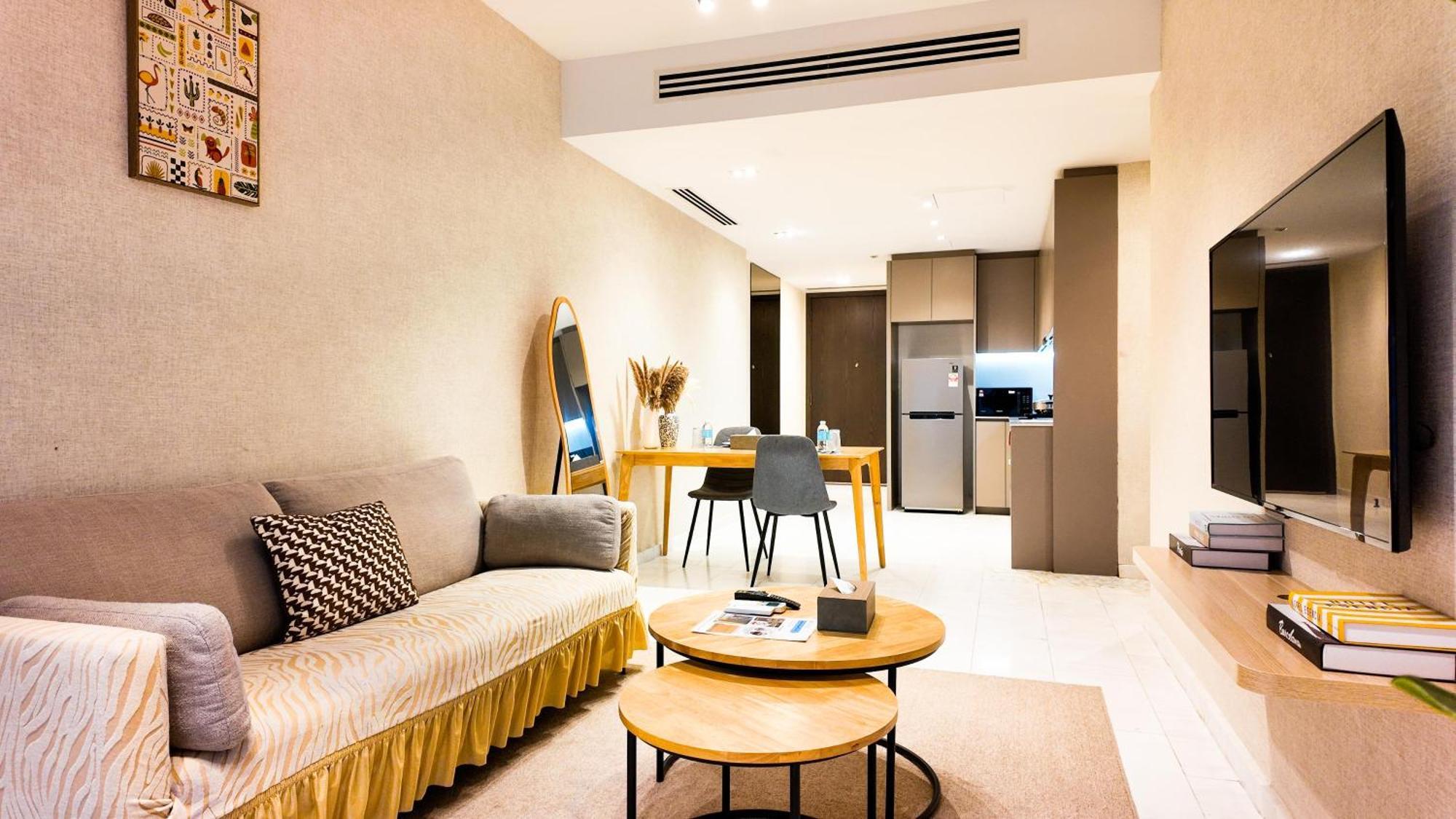 Eaton Residence Klcc - J Home — Photos 1